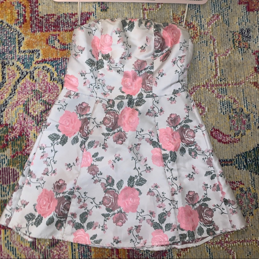 FLORAL STRAPLESS SKATER DRESS
